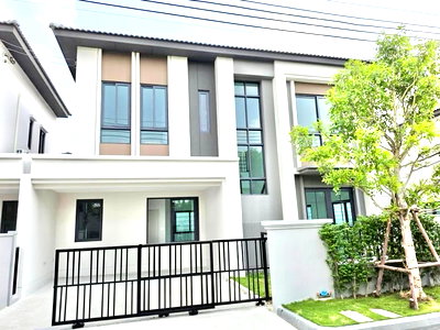 บ้านเดี่ยวให้เช่า : ให้เช่าบ้านกลางเมือง ดิ อิดิชั่น ศรีนครินทร์-สวนหลวง (Baanklangmueng The Edition Srinakarin-Suanluang) ใกล้เมกา บางนา