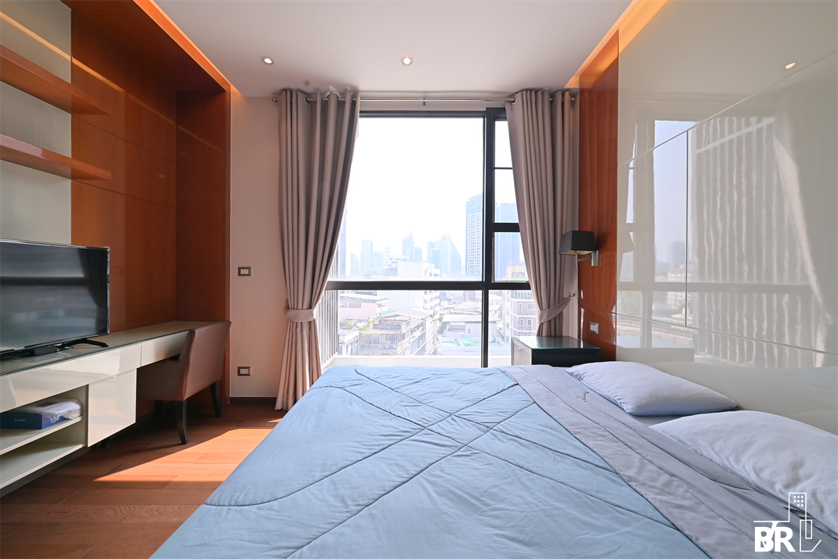 picture The Address Sukhumvit 28 near BTS Phrom Phong Special Unit, Great Value - 9/10