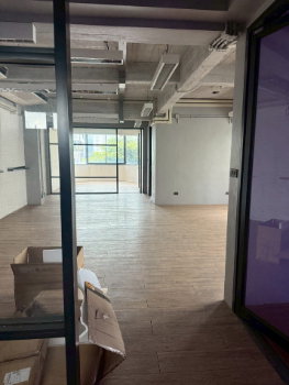 picture Office and commercial space for rent at Praphamit, Sukhumvit 31. - 10/10