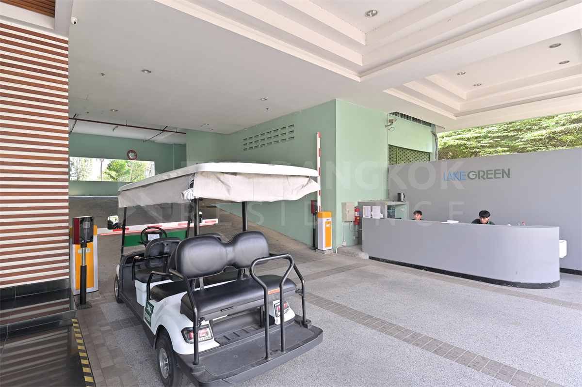 picture Lake Green  Move-in Ready, Just Bring Your Stuff - 5/9