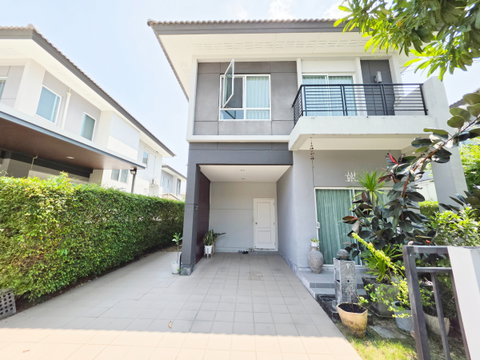 ถูกมาก!!! บ้านเดี่ยว  หมู่บ้าน เซนโทร วัชรพล พื้นที่ 50 ตรว. 3 ห้องนอน 3 ห้องน้ำ  พร้อมแต่งสวนรอบบ้านสวย ทำเลดี ติดถนนสุขาภิบาล 5
