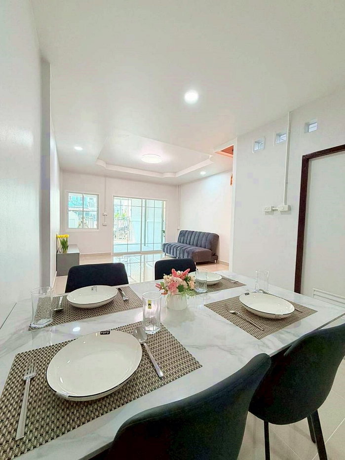 รูป บ้านสวย  ถนนเมน  หมู่บ้าน บ้านร่มเงาไม้  บางบัวทอง  ถนนวัดลาดปลาดุก - รูปที่ 12/18