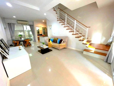 Townhouses for rent Lhong  1919 : Baan Klang Krung Sathorn | Cozy 3 Bed Townhouse For Rent - BR49087TH