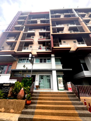 Retail spaces for rent Hat Yai Songkhla : Shop for rent under the dorms near the PSU Convention Center, Hat Yai. Air-conditioned. Rent: 6,000 THB/month.