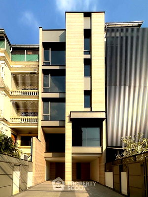 Townhouses for sale Bangkok : 5-BR Townhouse near BTS Phra Khanong (ID 2820654)