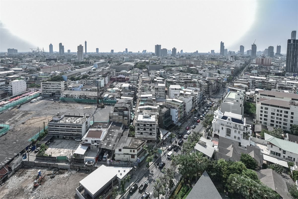 picture Fuse Chan-Sathorn  Condo Near MRT to Save More Time - 4/10
