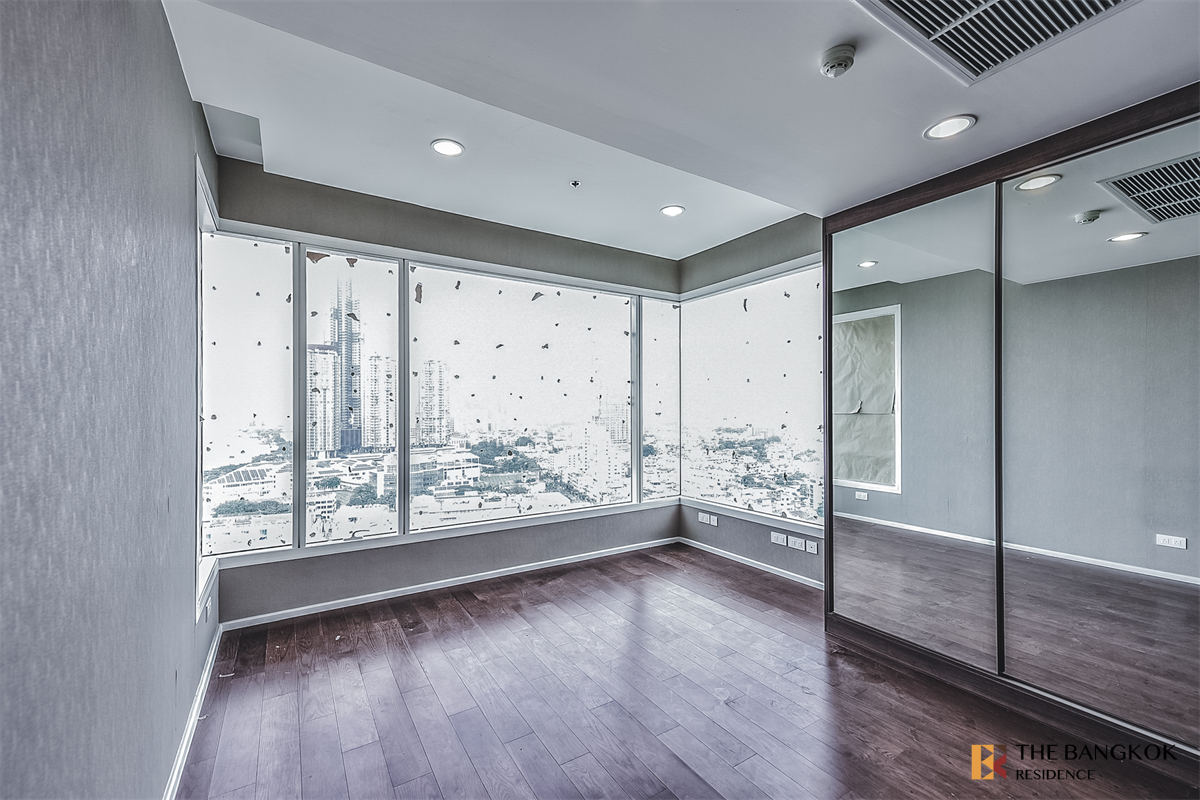 picture Menam Residences Room available, ready to move in - 4/9