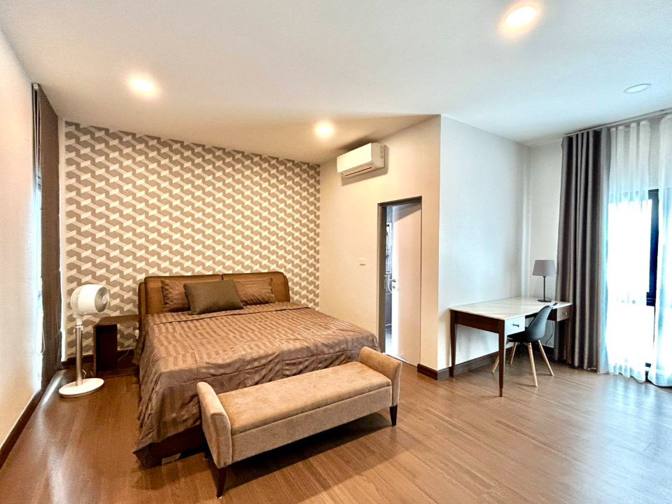 รูป ปล่อยเช่า The City บางนา บ้านเดี่ยวระดับ Luxury ใกล้ Mega Bangna เหมาะสำหรับครอบครัวใหญ่ พร้อมเข้าอยู่ทันที รับสัตว์เลี้ยง รับชาวต่างชาติ-RW007895 - รูปที่ 9/19