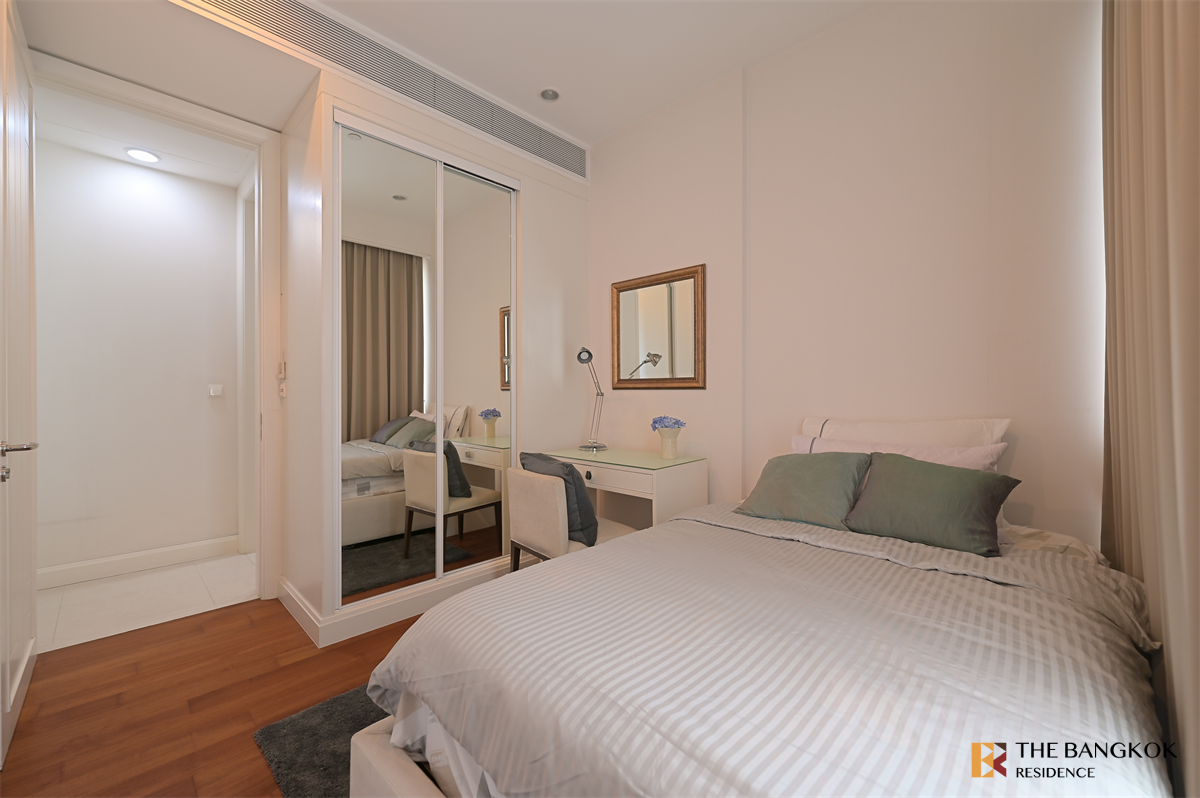 picture Luxurious Design, Elevated Atmosphere Q Langsuan near BTS Ratchadamri - 1/10
