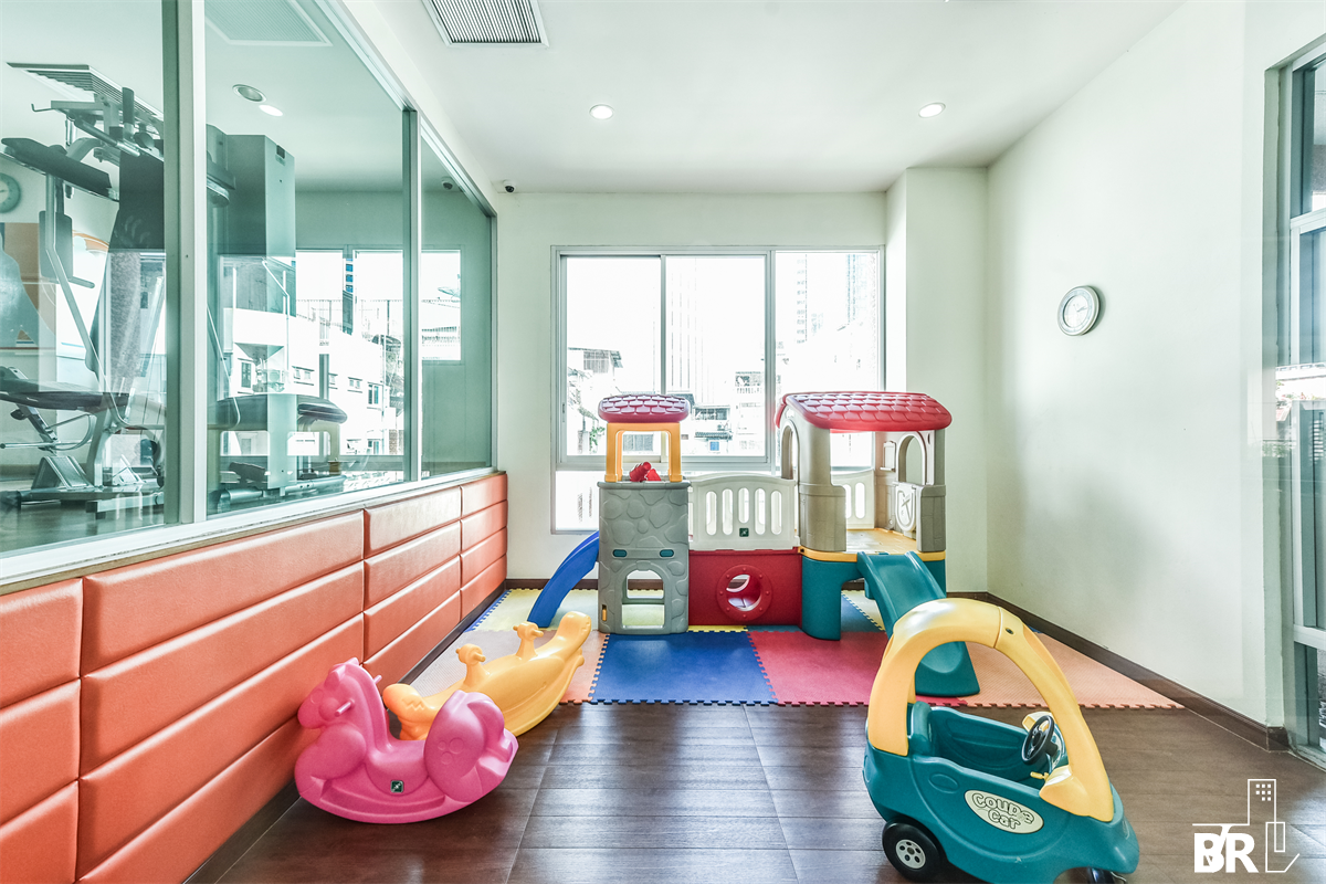 picture Silom Grand Terrace near BTS Sala Daeng Great Value, Convenient for All Lifestyles - 4/8