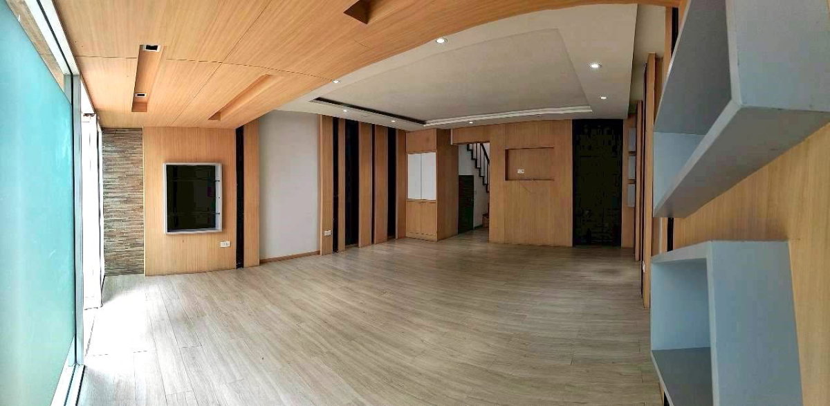 picture #R9863 🎉 230469 House for Rent, Thonglor - 3/18