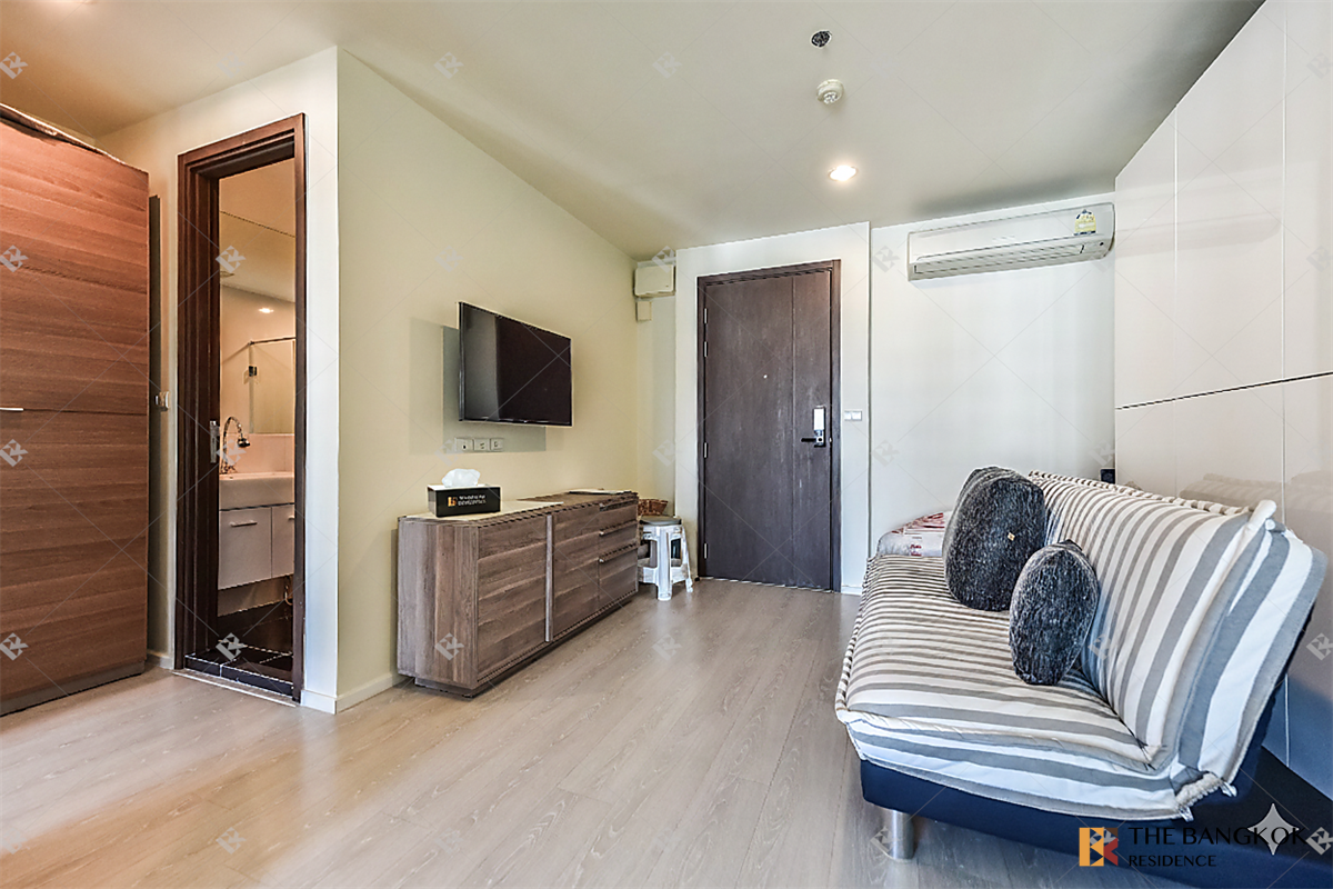 picture RHYTHM Sathorn-Narathiwas Convenient Travel, Great Value per Square Meter - 10/10