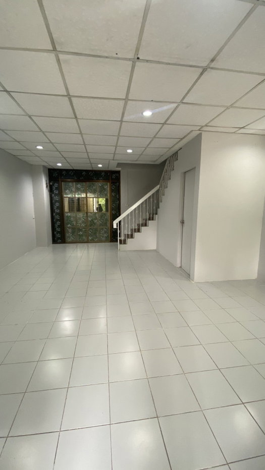 รูป ให้ เช่าทาวน์โฮม 3 ชั้น โครงการบ้านสวนหลวงนิเวศน์ (ตรงข้ามสวนหลวง ร.9) - รูปที่ 2/9