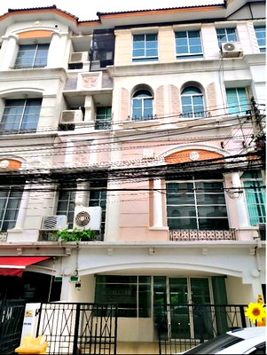 Townhouses for rent Ratchaphak Technology And Management College : FOR RENT  TOWNHOUSE PROPERTY  35000 BAHT per MONTH