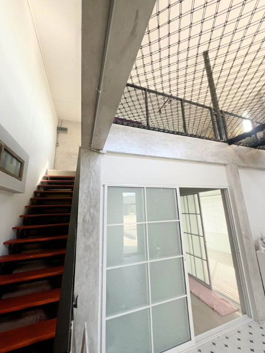 รูป ขายบ้านทรงโมเดิร์นพร้อมสระว่ายน้ำ พื้นที่กว้าง ในอำเภอสันป่าตอง เชียงใหม่ ตกแต่งครบพร้อมอยู่ ใกล้ รร.นานาชาติเกรซ-SW003625 - รูปที่ 4/15