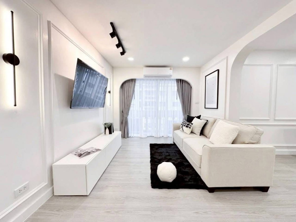 รูป S22 ให้เช่าคอนโด Century Park Condo (เซ็นจูรี่ ปาร์ค คอนโดมิเนียม)รีโนเวทใหม่ พร้อมเข้าอยู่ 2 ห้องนอน 1 ห้องน้ำ ใกล้ BTS ห้าแยกลาดพร้าว - รูปที่ 3/7