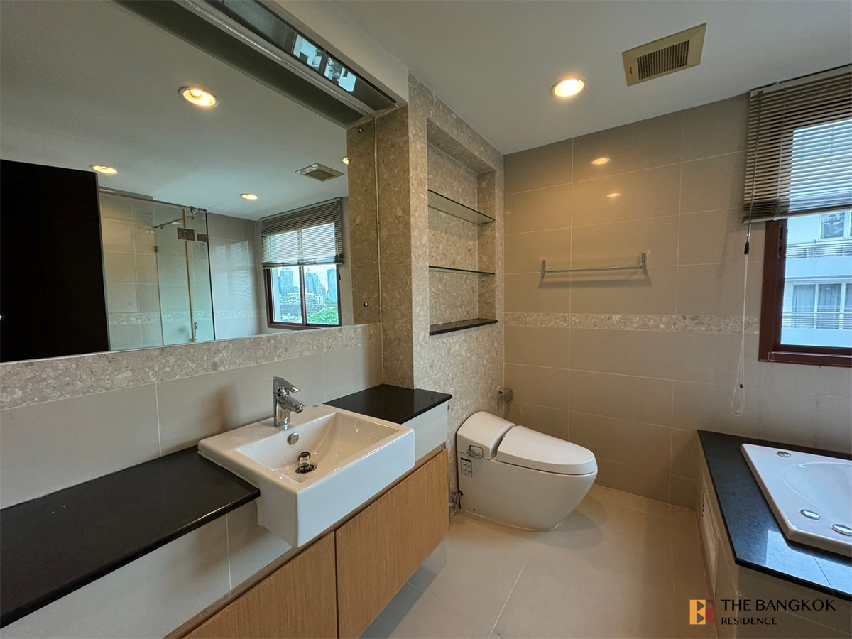 รูป เดอะเครสท์ ร่วมฤดี คอนโดมิเนียม  ยูนิต Luxury หรูหราแบบไม่ต้องรอ - รูปที่ 3/10