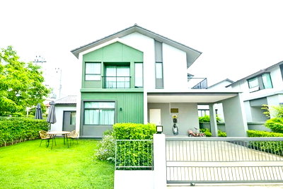 เช่าบ้านเดี่ยว บางบัวทอง นนทบุรี : ใกล้ MRT คลองบางไผ่ 365 HUB ไทรน้อย 65ตร.ว. 265 ตร.ม. บ้านหลังมุม รร.สารสาสน์วิเทศไทรน้อย