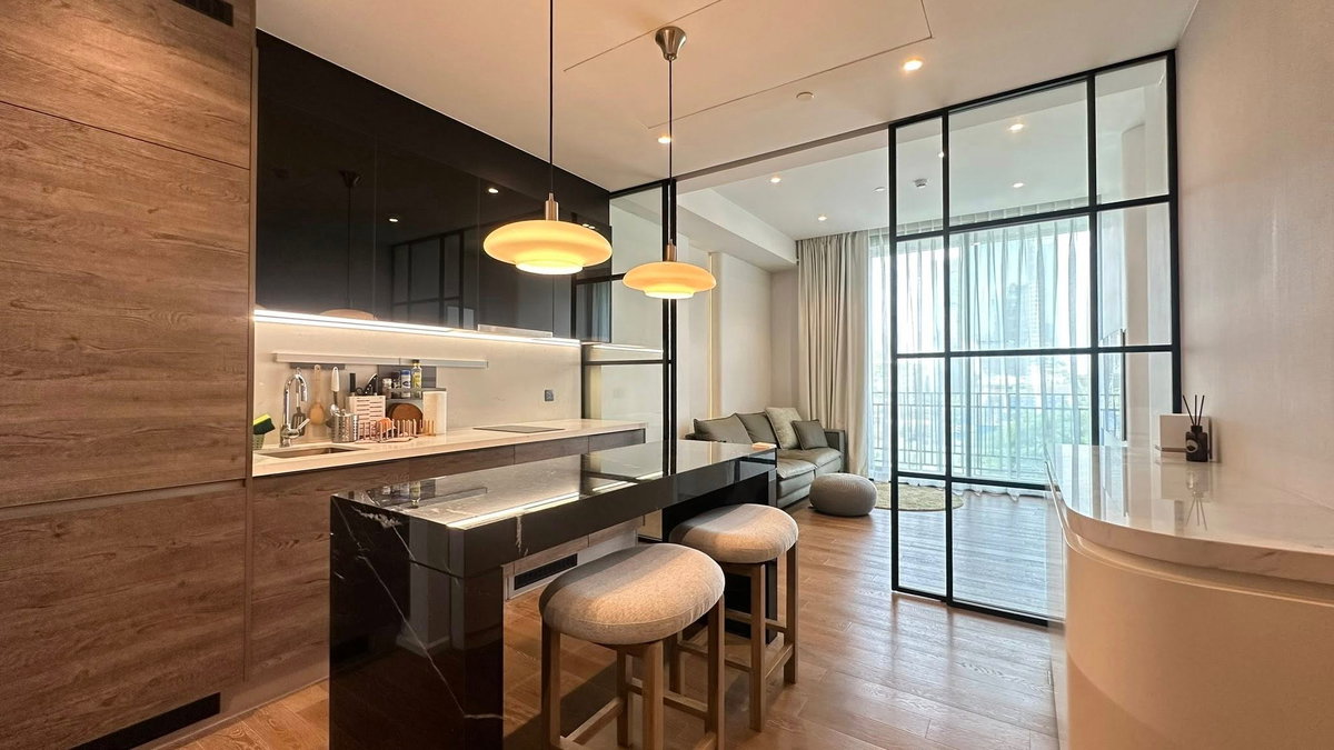 picture Condo for sell Muniq Langsuan 1Bedroom - 1/12