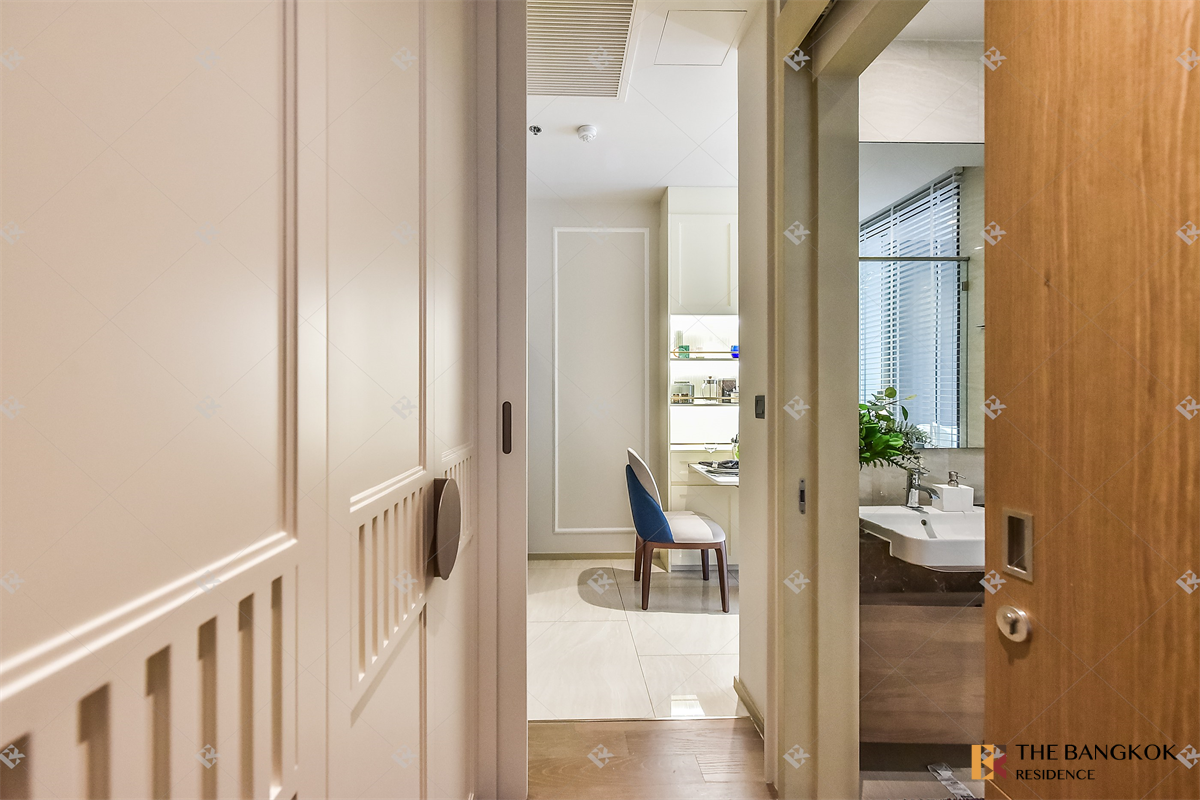 picture Ashton Silom near BTS Chong Nonsi Move-in Ready, Just Bring Your Stuff - 6/10