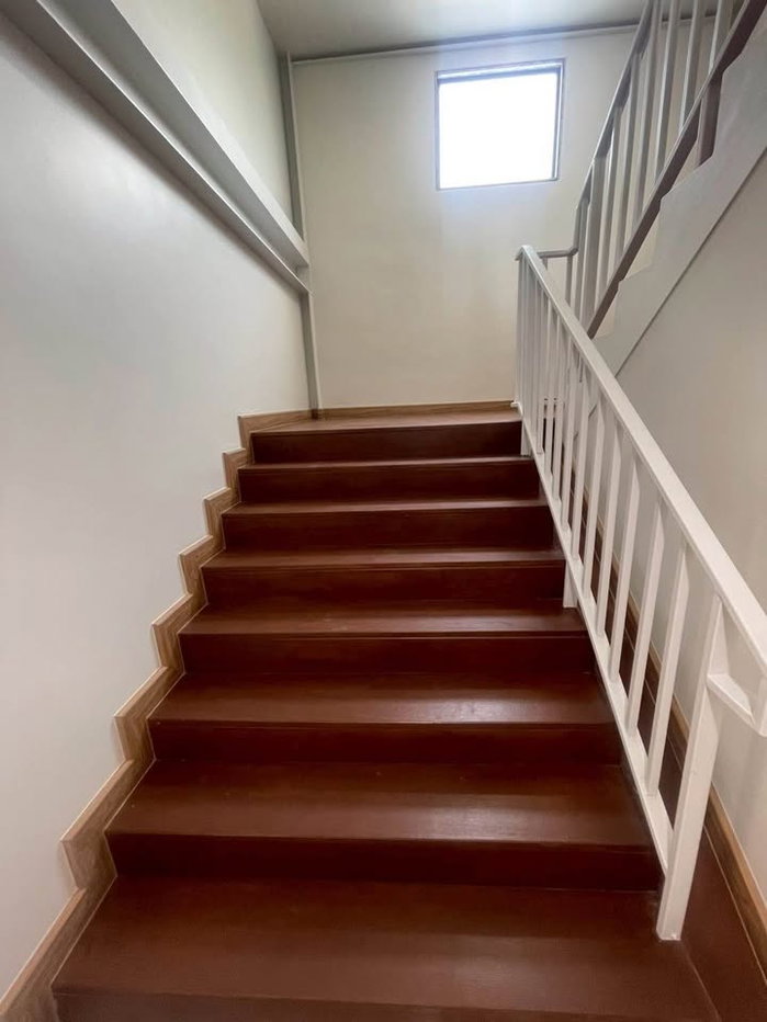 รูป [VR0301]🔥 เช่า 100,000 | ขาย 14.99 ล. | ครบจบในที่เดียว! บ้าน+ออฟฟิศ+โกดัง สไตล์ Modern 600 ตร.ม. ทำเลไทรม้า ใกล้ MRT เพียง 2 กม. จอดรถได้ 9 คัน! 🔥 - รูปที่ 8/30