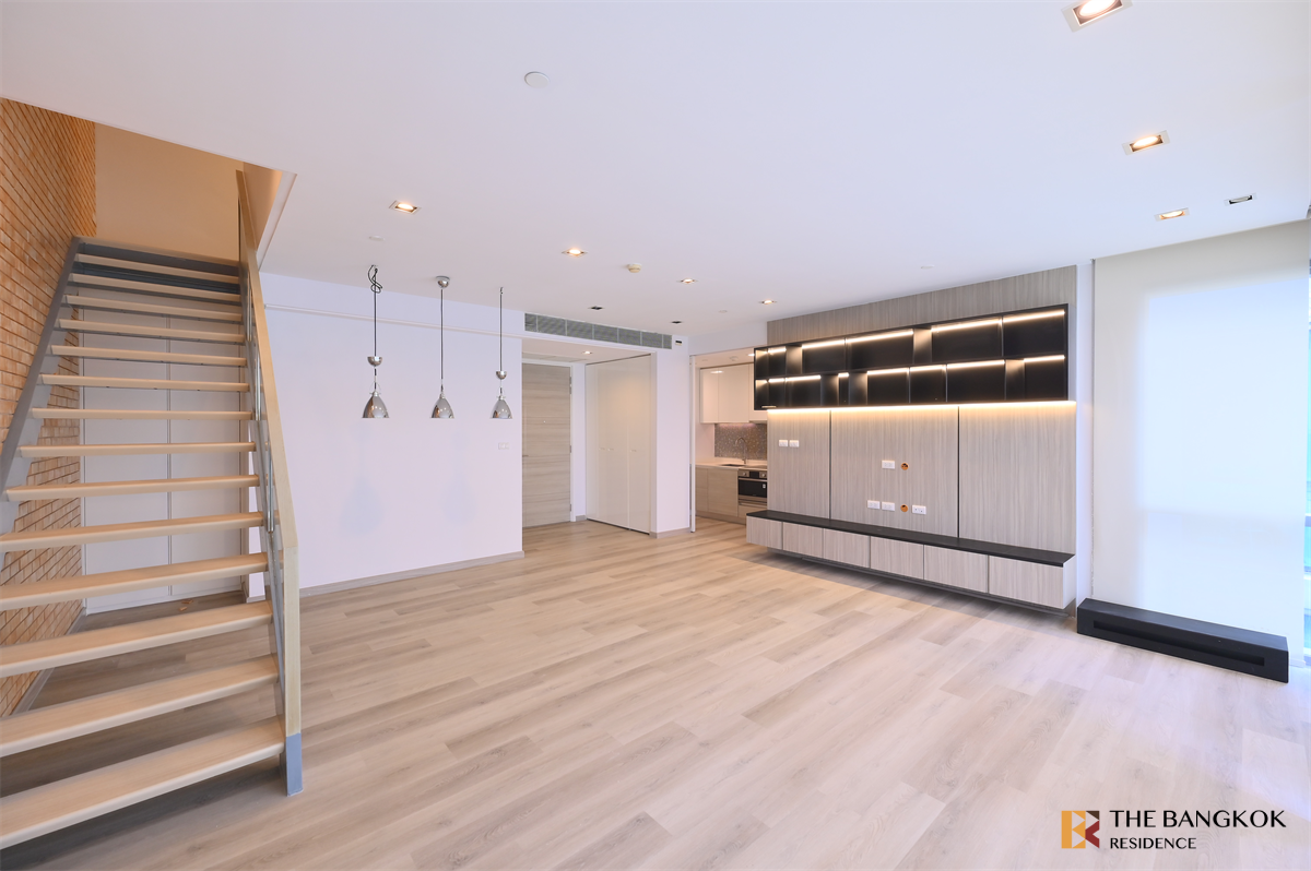 picture The Room Sukhumvit  21 Easy Travel, Fully Utilized Space - 5/10