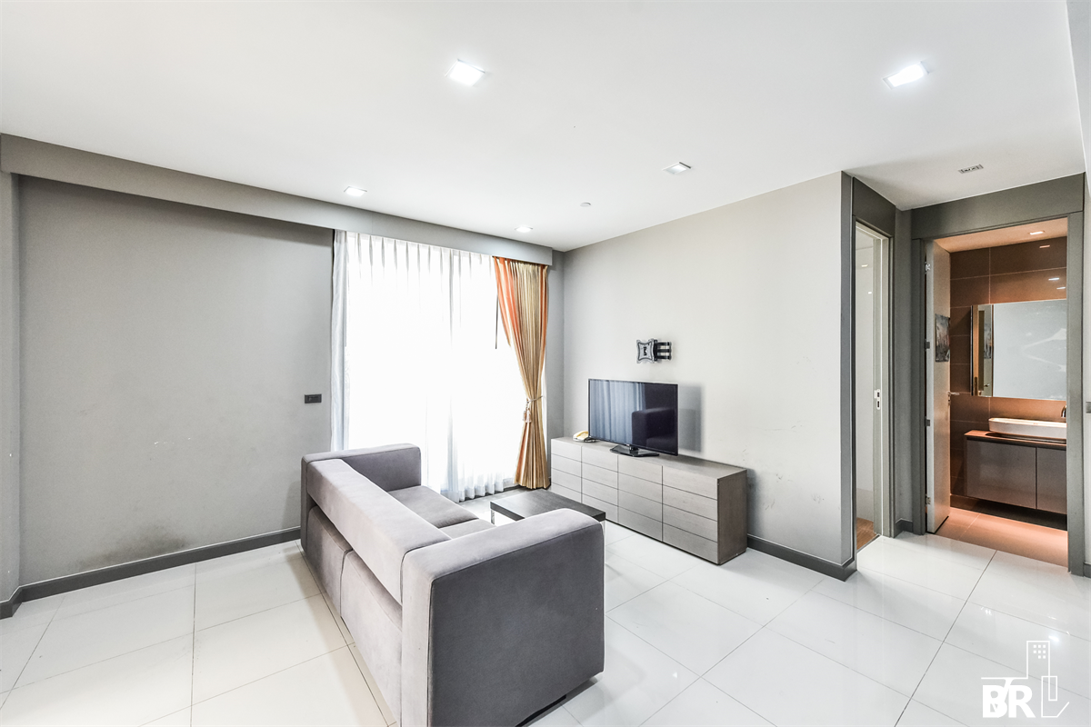 picture M Silom Special price, limited quantity near BTS Chong Nonsi - 9/10