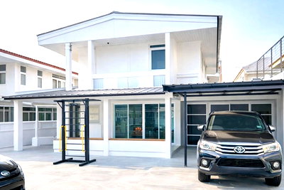 เช่าบ้านเดี่ยว ถนนสุขุมวิท : เดอะไนน์ พระราม 9 ตลาดเสรีมาร์เก็ต 595ม. ทางด่วนพระราม9 บ้านเดี่ยว 2 ชั้น 3-4นอน 2 น้ำ 65ตร.ว. 252 ตร.ม. .รพ.วิภาราม 950 ม. ขาย 17.99 ลบ.