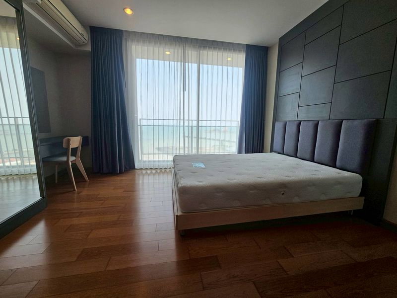 picture Luxury beachfront condo at Marina Bayfront Sriracha, with ocean view, move in Ready - 1/9