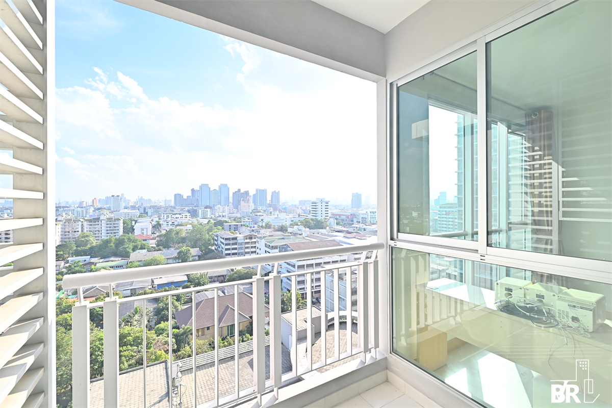 picture High-potential Location, Not as Expensive as You Think RHYTHM Ratchada near MRT Ratchadaphisek Station - 8/10