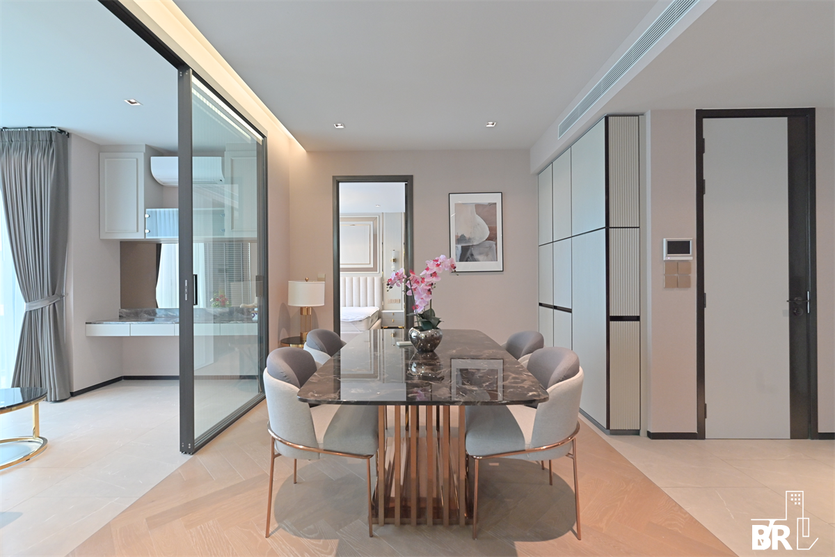 picture The Reserve 61 Hideaway  Premium Luxury Condo in Prime Location - 2/10