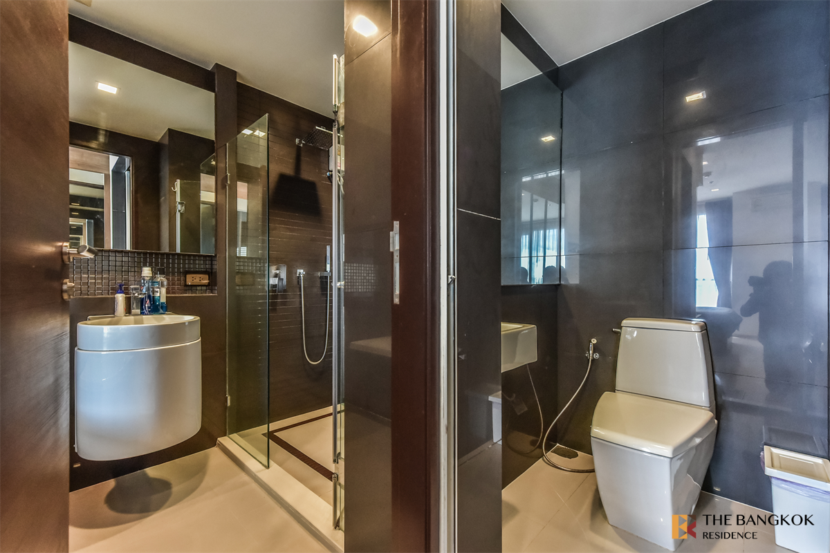 picture RHYTHM Sathorn near BTS Saphan Taksin Special Unit, Great Value - 4/10