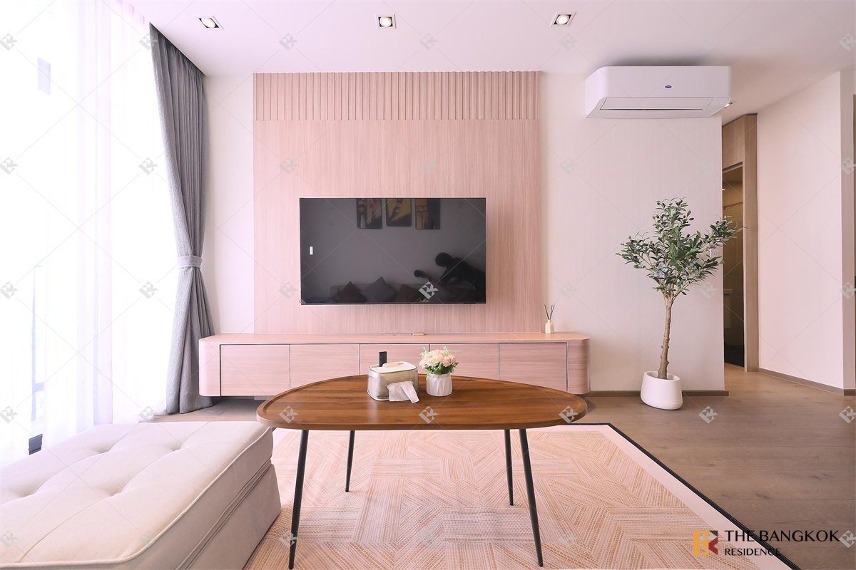picture Park Origin Phrom Phong Move-in Ready, Just Bring Your Stuff - 7/10