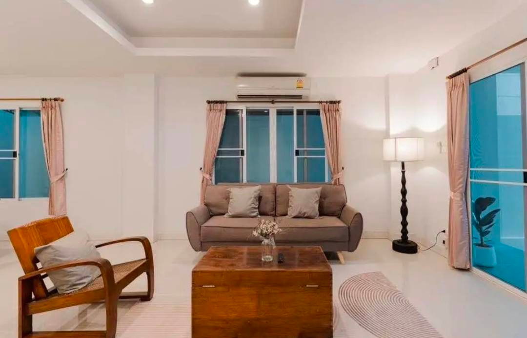 รูป บ้านแฝดให้เช่า 2 ชั้น 3 ห้องนอน 3 ห้องน้ำ ใจกลางเมืองเชียงใหม่ ใกล้มหาวิทยาลัยเชียงใหม่ (R1078) T.0946511456 - รูปที่ 3/12