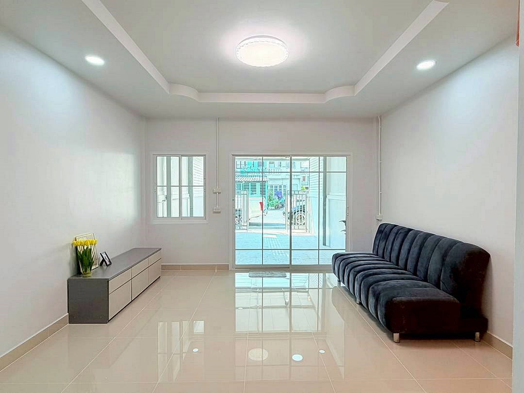 รูป บ้านสวย  ถนนเมน  หมู่บ้าน บ้านร่มเงาไม้  บางบัวทอง  ถนนวัดลาดปลาดุก - รูปที่ 8/18