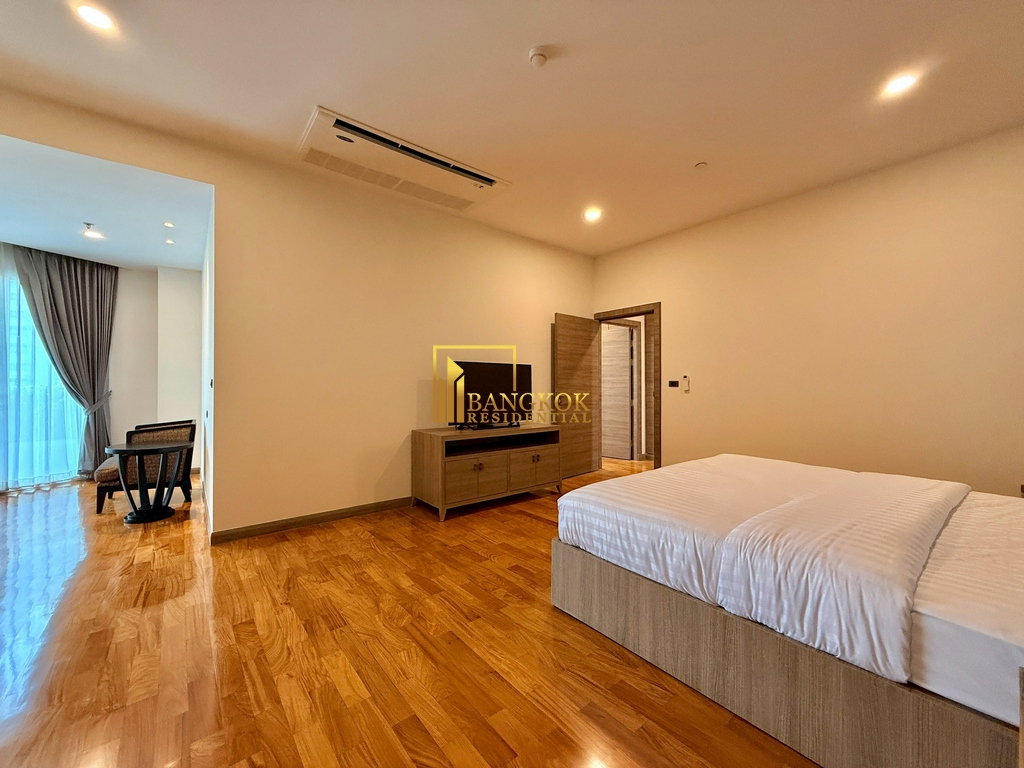 รูป Expansive 4 Bedroom Penthouse Apartment in Vibrant Area - BR20058AP - รูปที่ 36/65