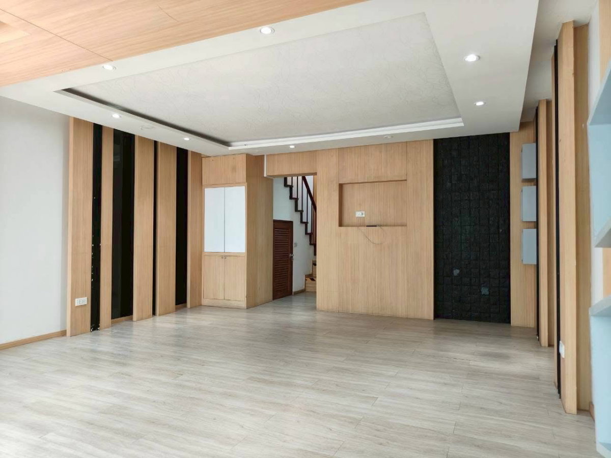 picture #R9863 🎉 230469 House for Rent, Thonglor - 4/18