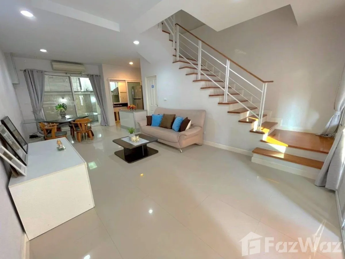 รูป ทาวน์เฮ้าส์ให้เช่า 3 ห้องนอน ในโครงการ บ้านกลางกรุง สาทร 6203803 - รูปที่ 1/13
