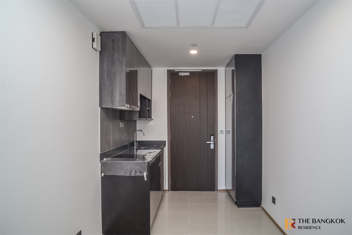 picture Ashton Chula-Silom Move-in Ready, Just Bring Your Stuff near BTS Sala Daeng - 1/9