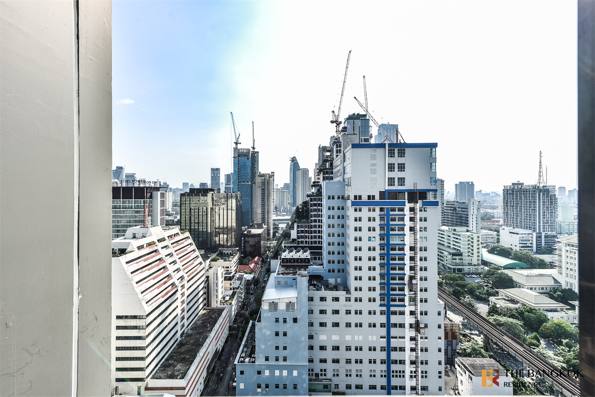 picture Convenient Travel, Great Value per Square Meter RHYTHM Rangnam near BTS Victory Monument - 5/10