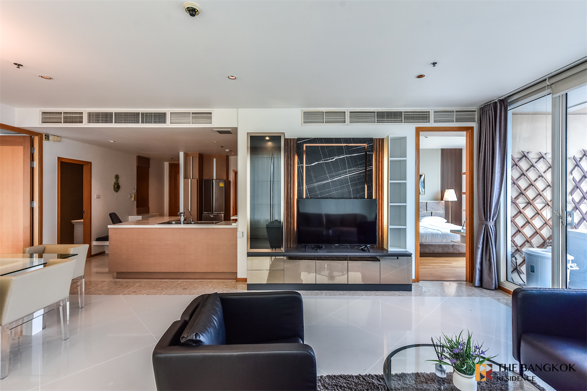 picture The Empire Place  Beautiful Room, Good Condition - 6/10