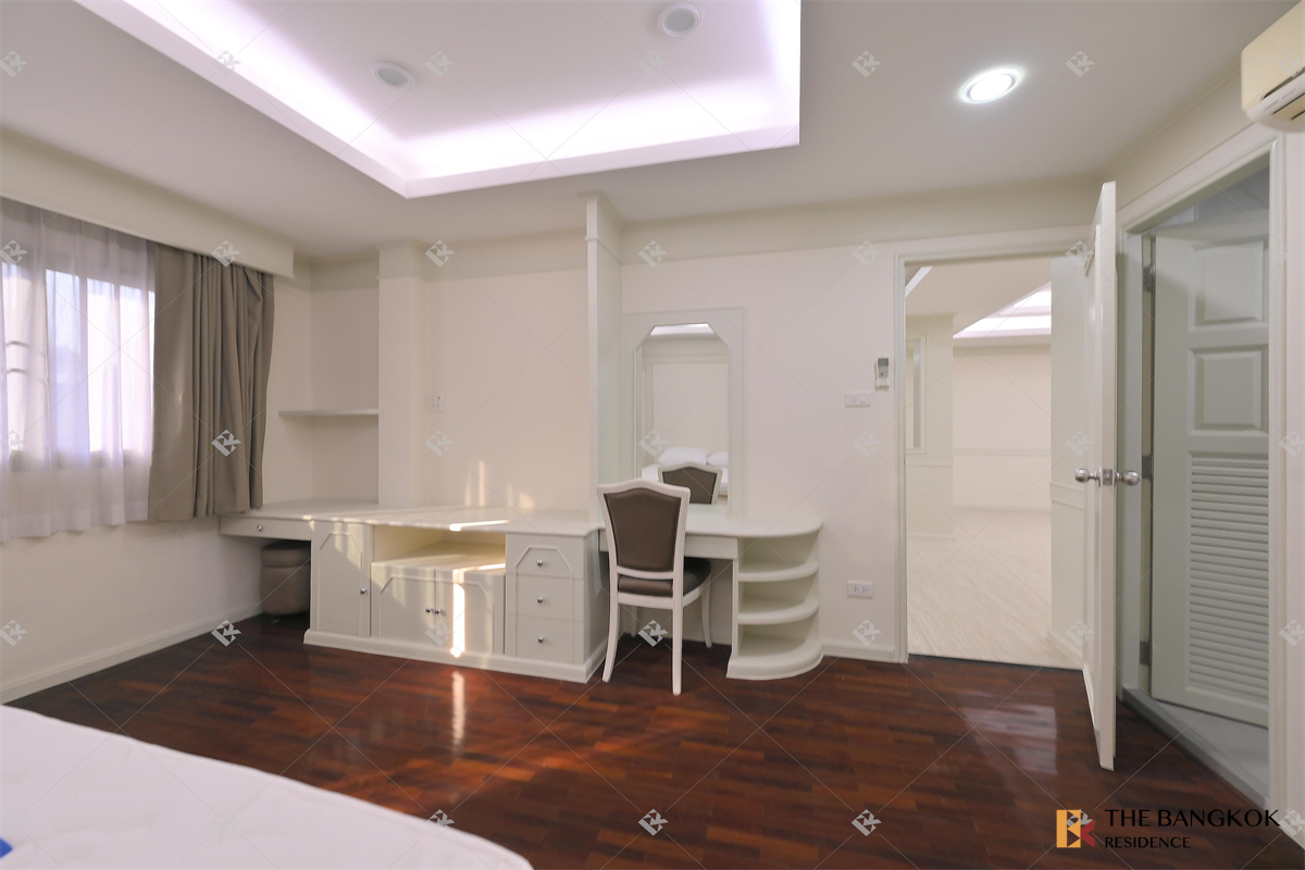 picture M Tower Sukhumvit 35 Move-in Ready, Just Bring Your Stuff near BTS Phrom Phong - 9/10
