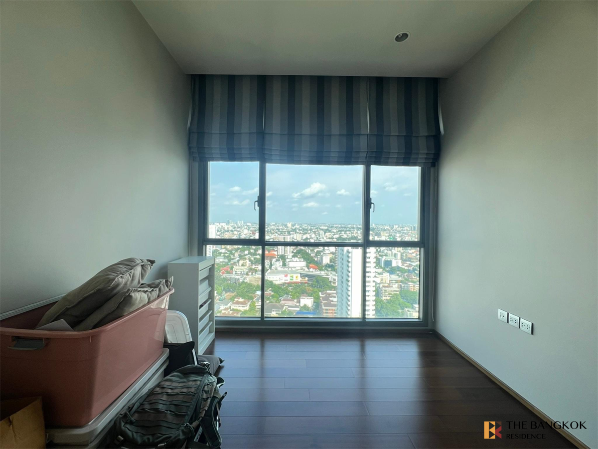 picture Live the Luxury Style in a High-potential Location Quattro by Sansiri - 3/10