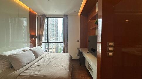The Address Sukhumvit 28 Condominium 
