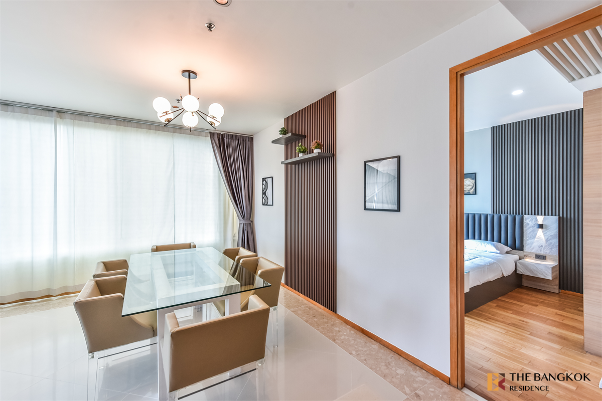 picture The Empire Place  Beautiful Room, Good Condition - 1/10