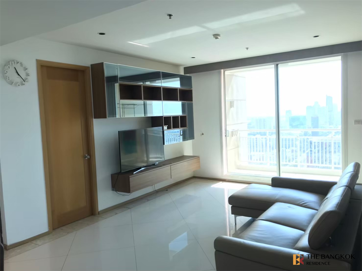 picture High-potential Location, Not as Expensive as You Think The Empire Place - 5/10