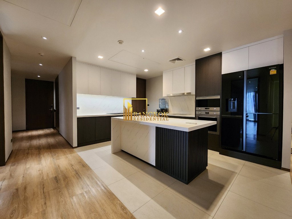 รูป Gorgeous 3 Bedroom Luxury Apartment in Phrom Phong Area - BR20988AP - รูปที่ 10/40