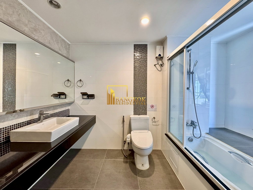 รูป Superb 2 Bedroom Apartment in Asoke Area - BR21246AP - รูปที่ 18/37