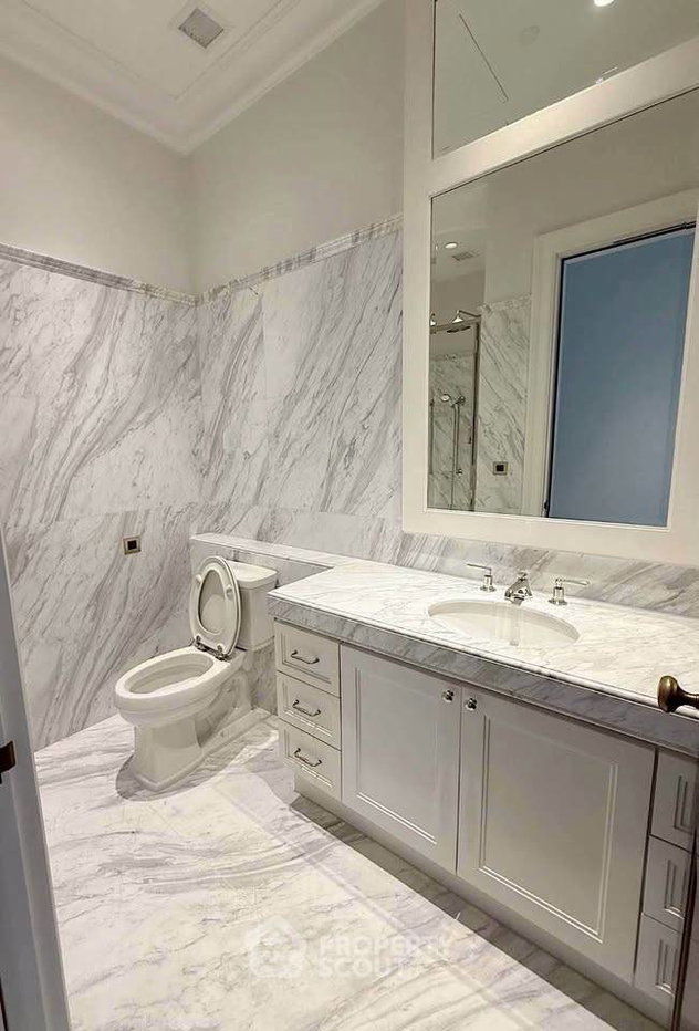 picture 2-BR Condo at 98 Wireless near BTS Phloen Chit (ID 2821479) - 10/10