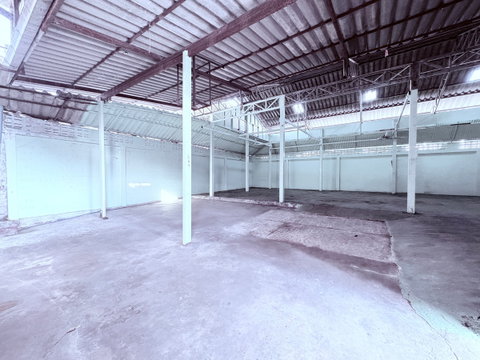 ขาย เช่าโรงงานโกดังเก็บสินค้า พร้อมออฟฟิศ 2 ชั้น ถนนประชาอุทิศ ทำเลดี เดินทางสะดวก